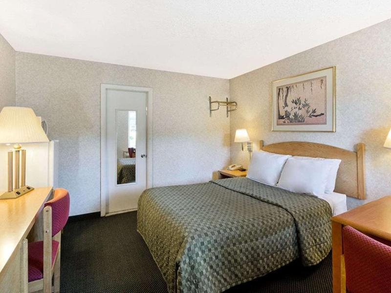 بارتونسفيل Pocono Night Lodge المظهر الخارجي الصورة