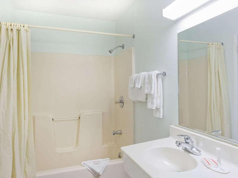 بارتونسفيل Pocono Night Lodge المظهر الخارجي الصورة